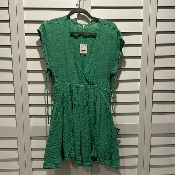 Free People NWT Palmira Mini line Cricket Dress with side Cut out. - Picture 4 of 11